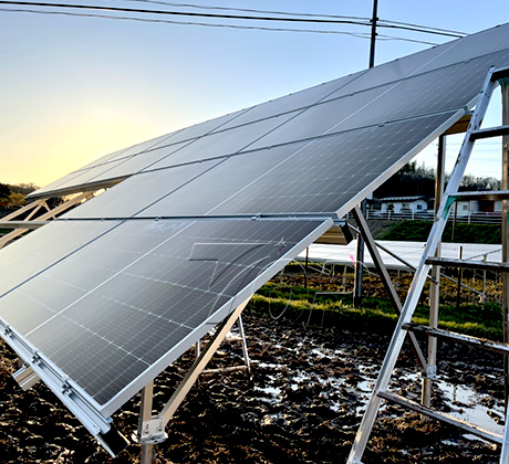 Solução de sistema fotovoltaico de montagem no solo de 125KW no Japão